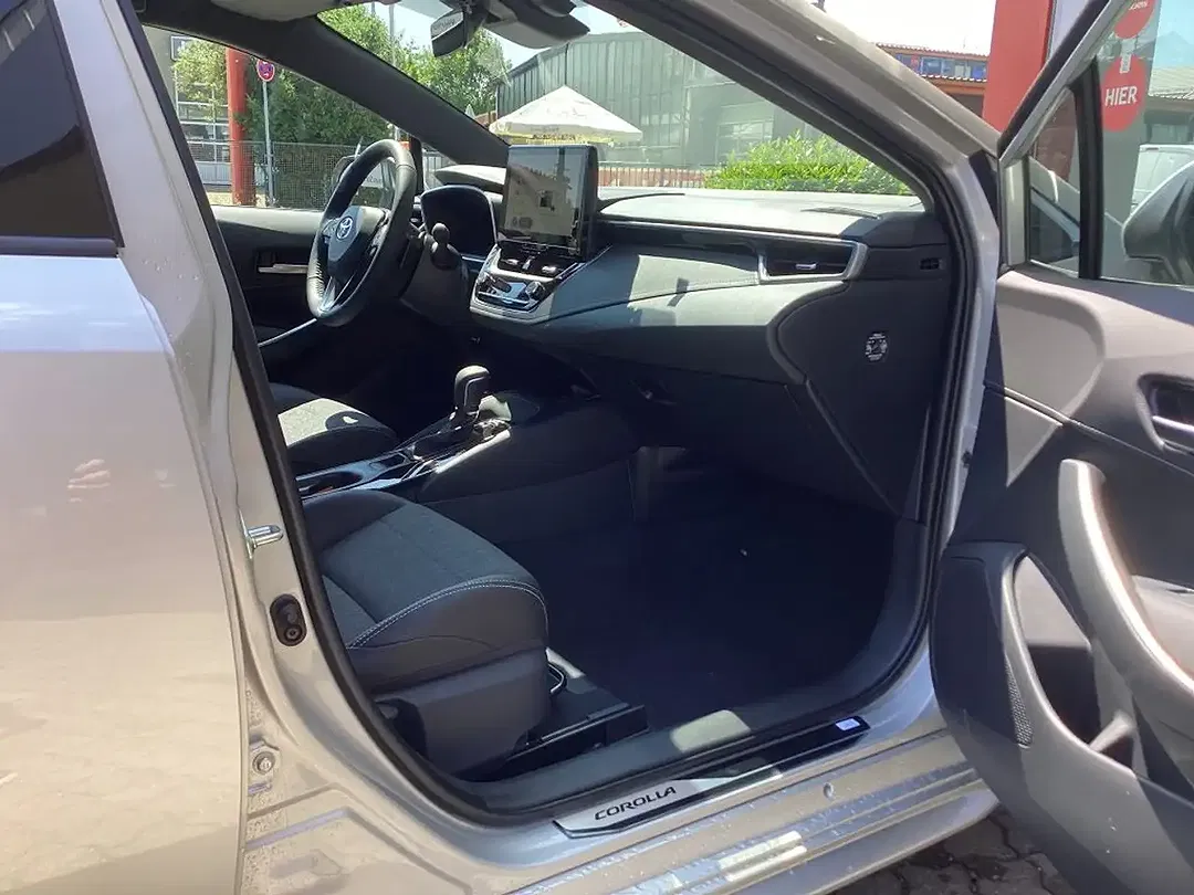 Toyota Corolla - Thumbnail 10