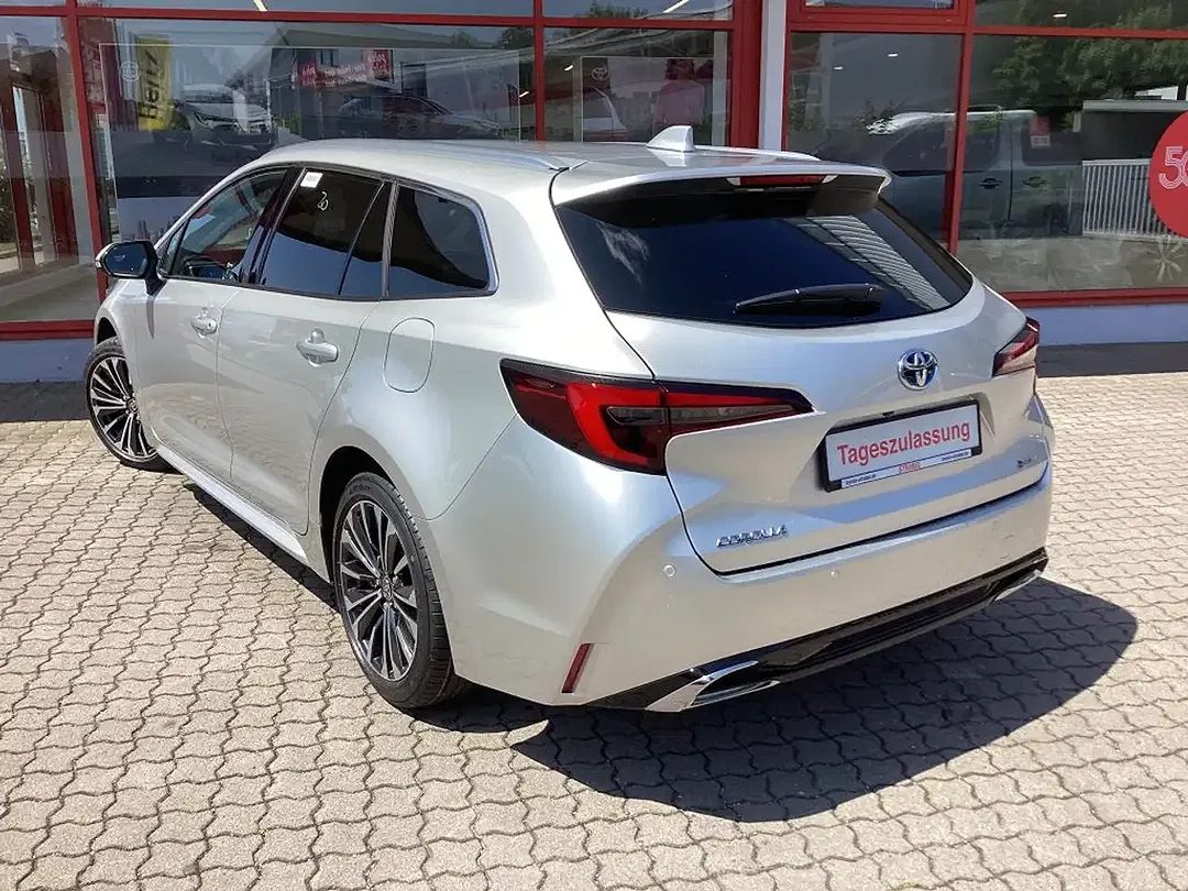 Toyota Corolla - Thumbnail 2