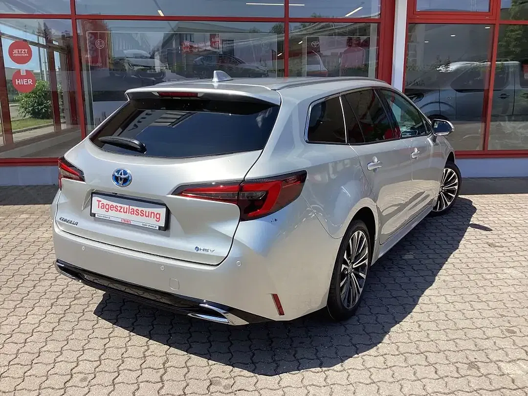 Toyota Corolla - Thumbnail 3