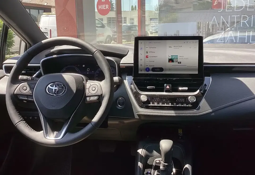 Toyota Corolla - Thumbnail 7