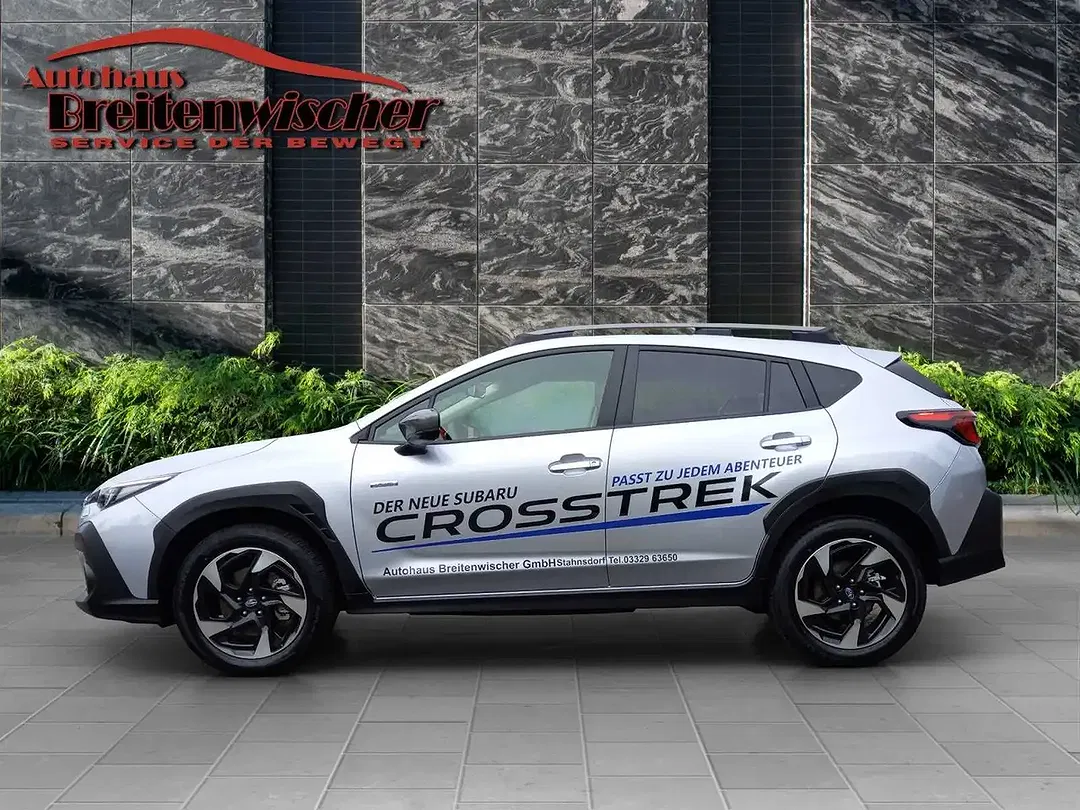 Subaru Crosstrek - Thumbnail 4