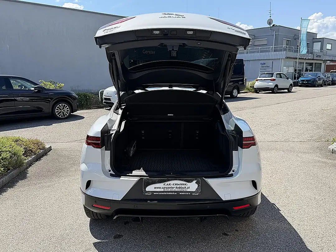 Jaguar I-Pace - Thumbnail 9