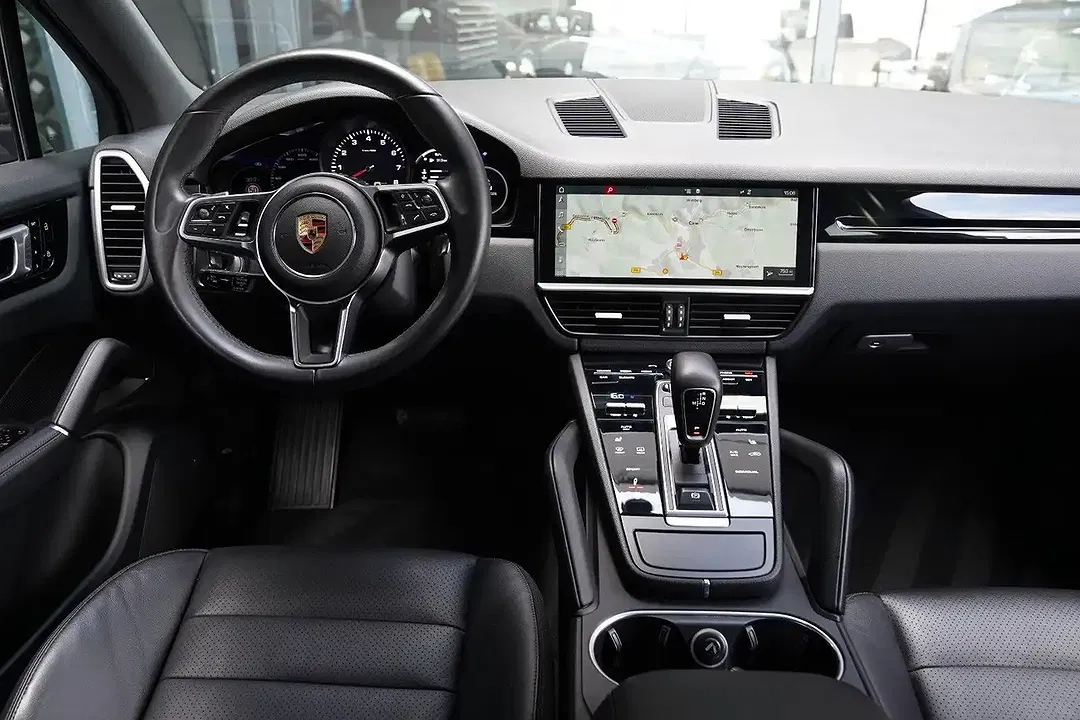 Porsche Cayenne - Thumbnail 10