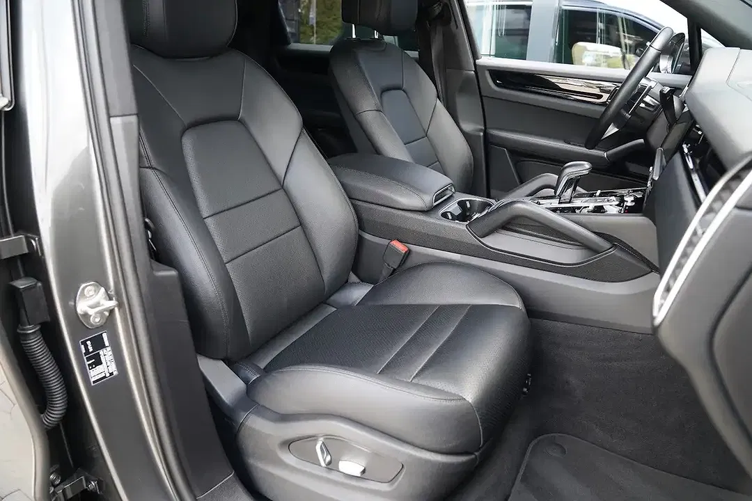 Porsche Cayenne - Thumbnail 13