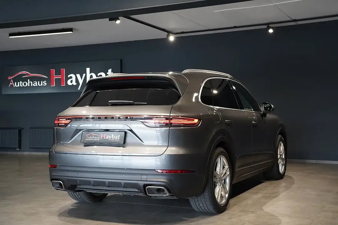 Porsche Cayenne - Thumbnail 8