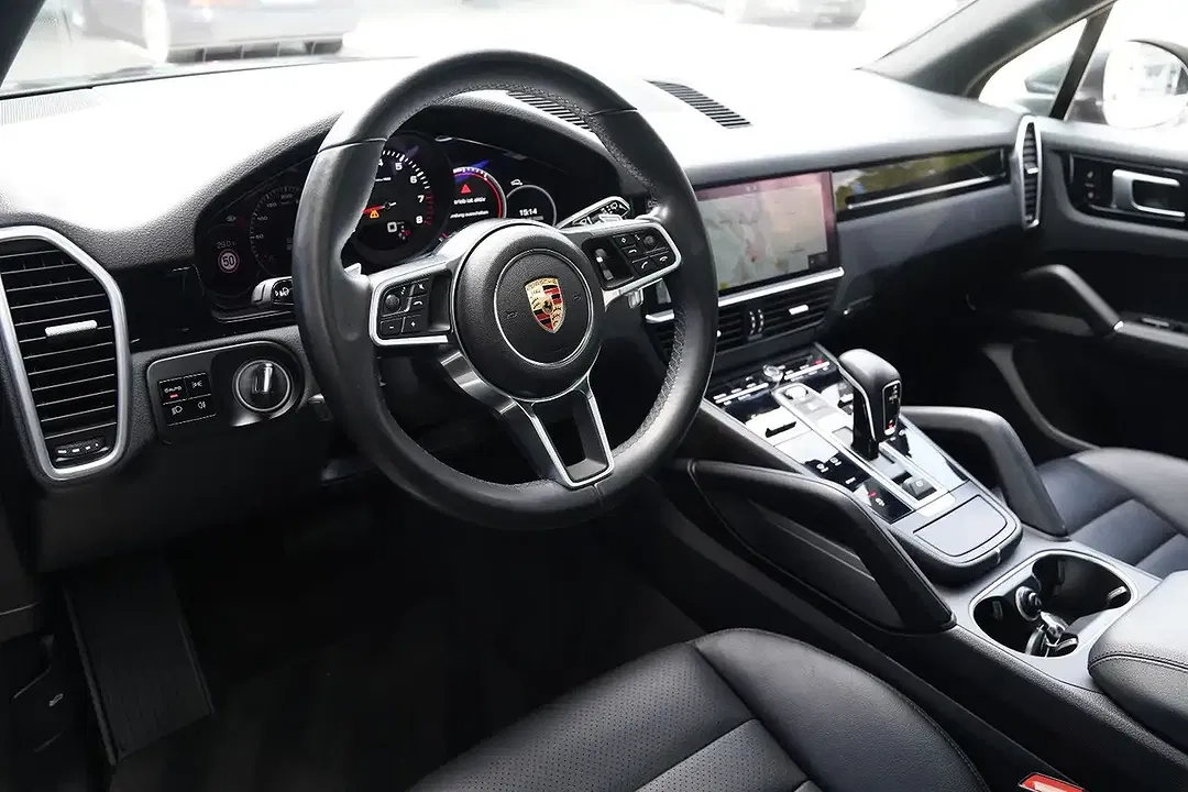 Porsche Cayenne - Thumbnail 9