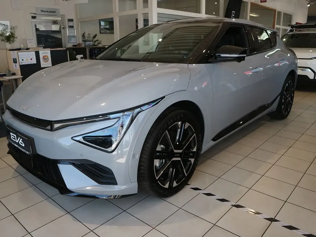 Kia EV6 - Thumbnail 1