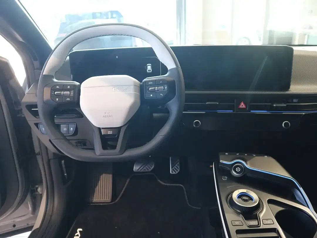 Kia EV6 - Thumbnail 11