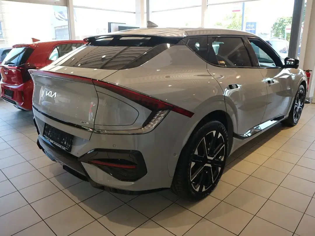 Kia EV6 - Thumbnail 4