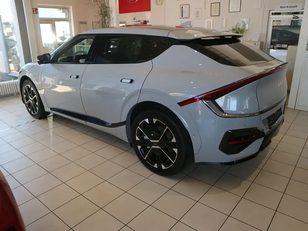Kia EV6 - Thumbnail 7