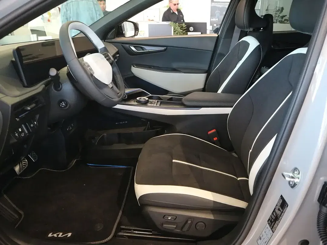 Kia EV6 - Thumbnail 8