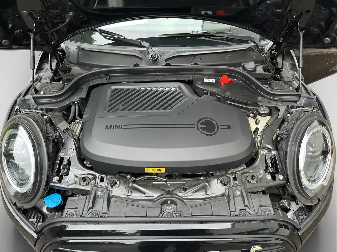 MINI Cooper SE - Thumbnail 12