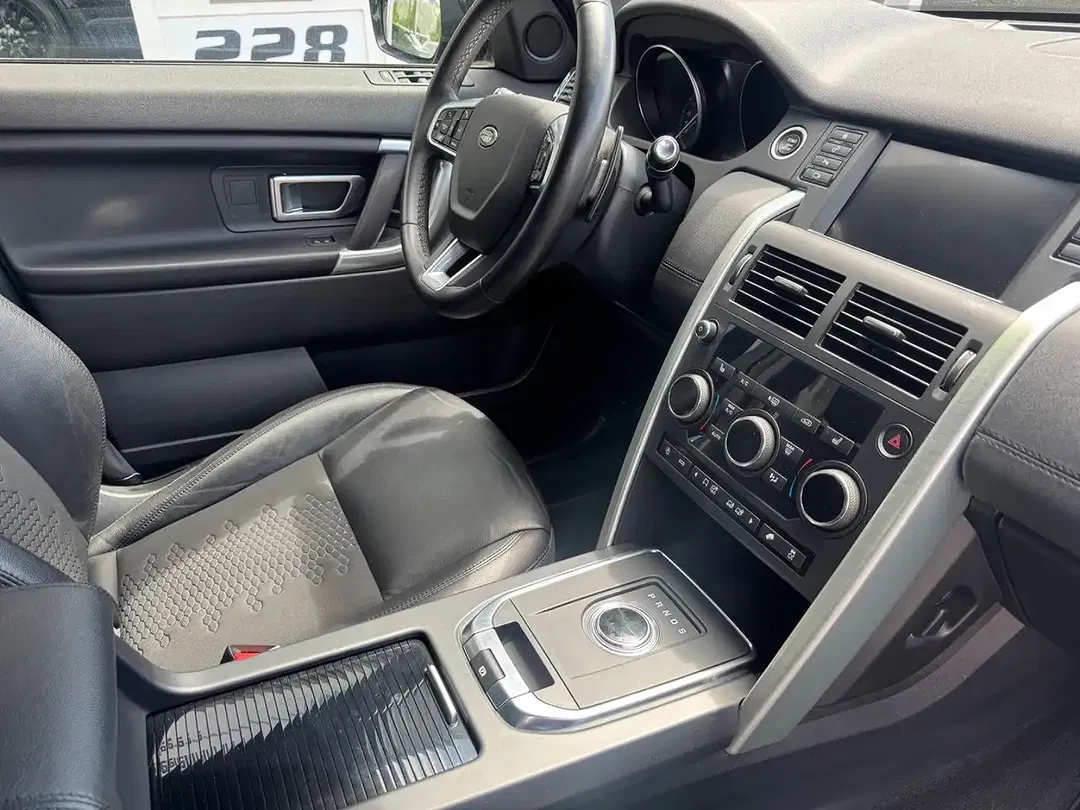 Land Rover Discovery Sport - Thumbnail 13