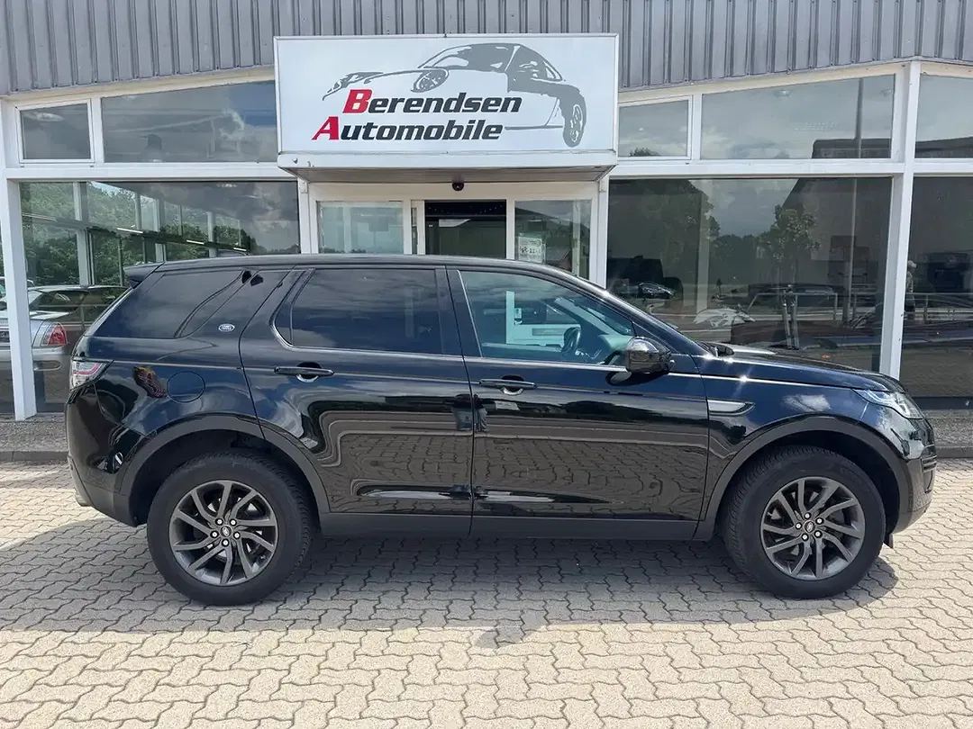 Land Rover Discovery Sport - Thumbnail 2