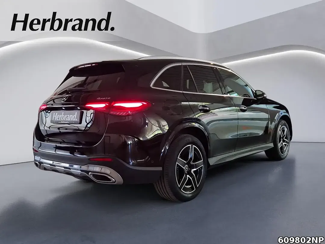 Mercedes-Benz GLC 300 - Thumbnail 3