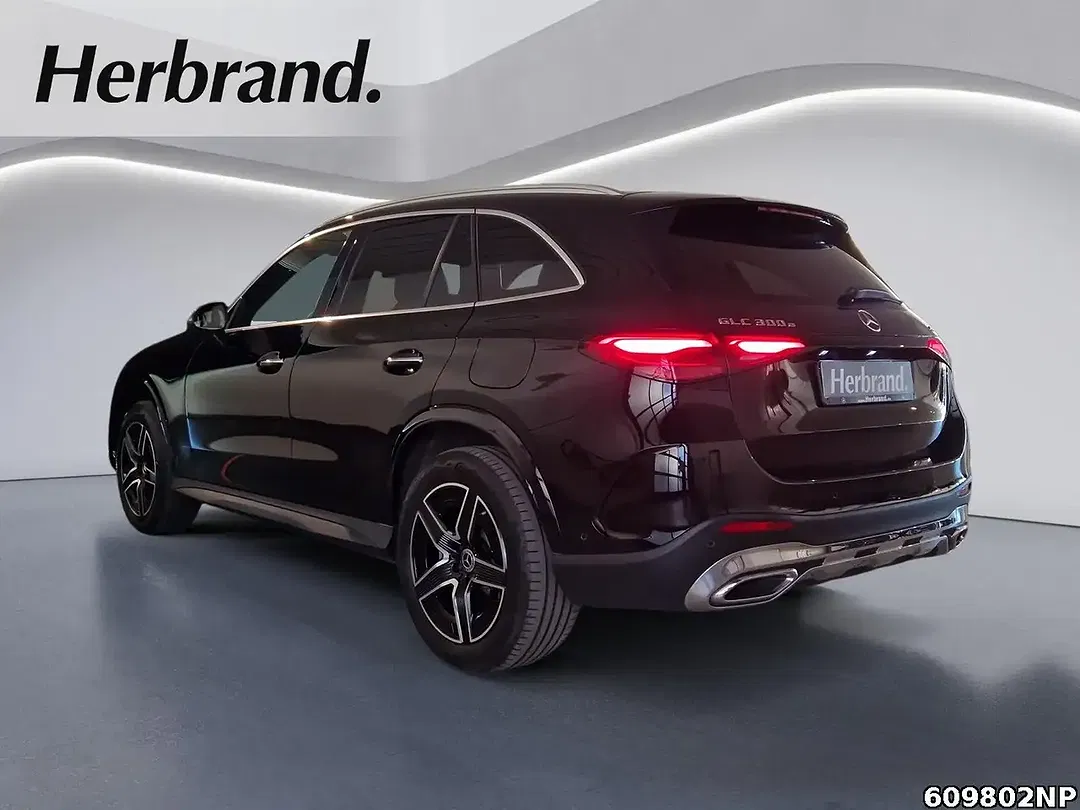 Mercedes-Benz GLC 300 - Thumbnail 4