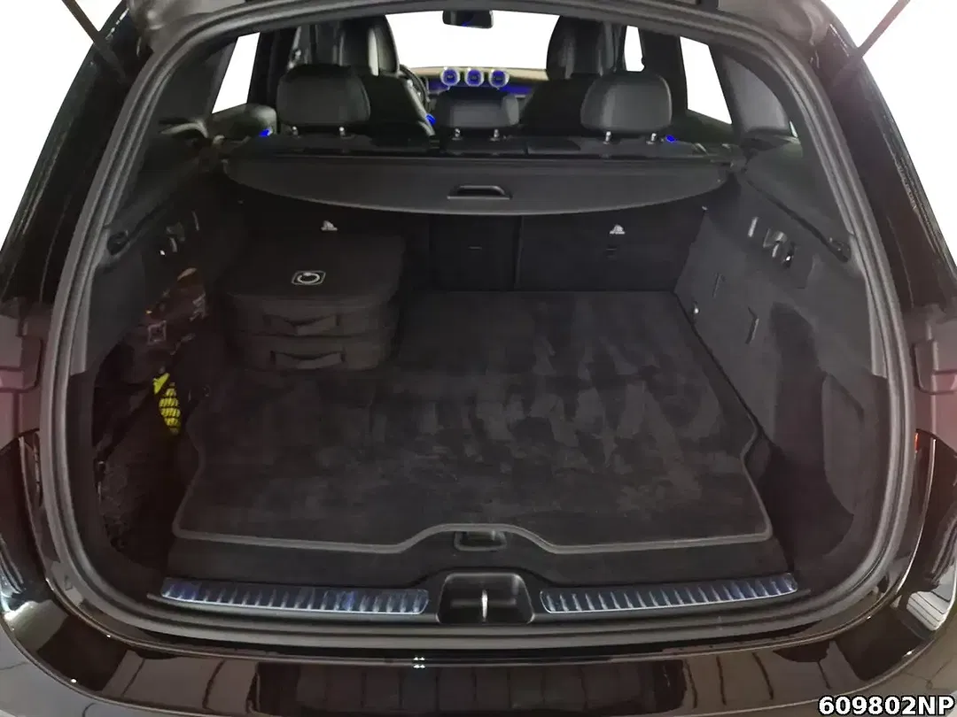 Mercedes-Benz GLC 300 - Thumbnail 6