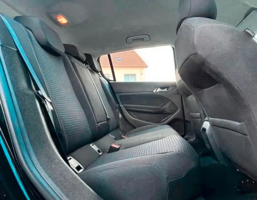 Peugeot 308 - Thumbnail 10
