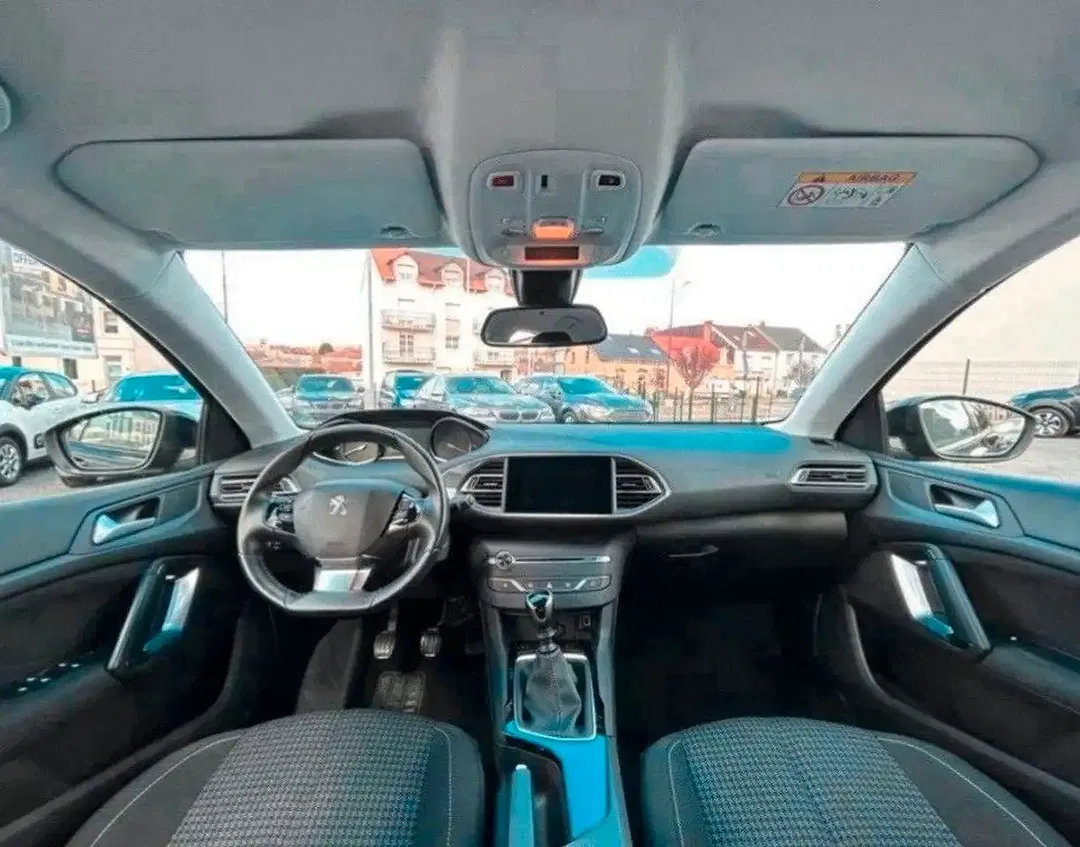 Peugeot 308 - Thumbnail 11