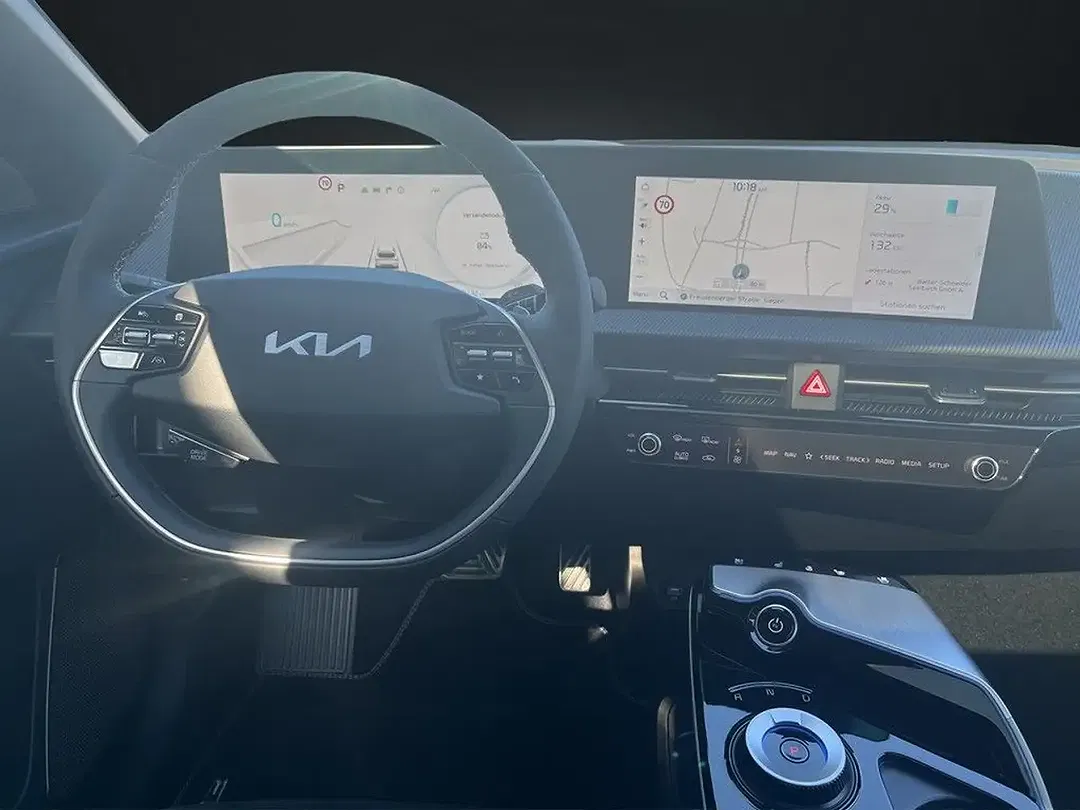 Kia EV6 - Thumbnail 10