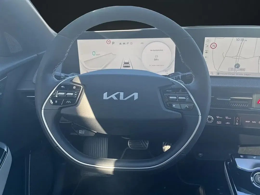 Kia EV6 - Thumbnail 11