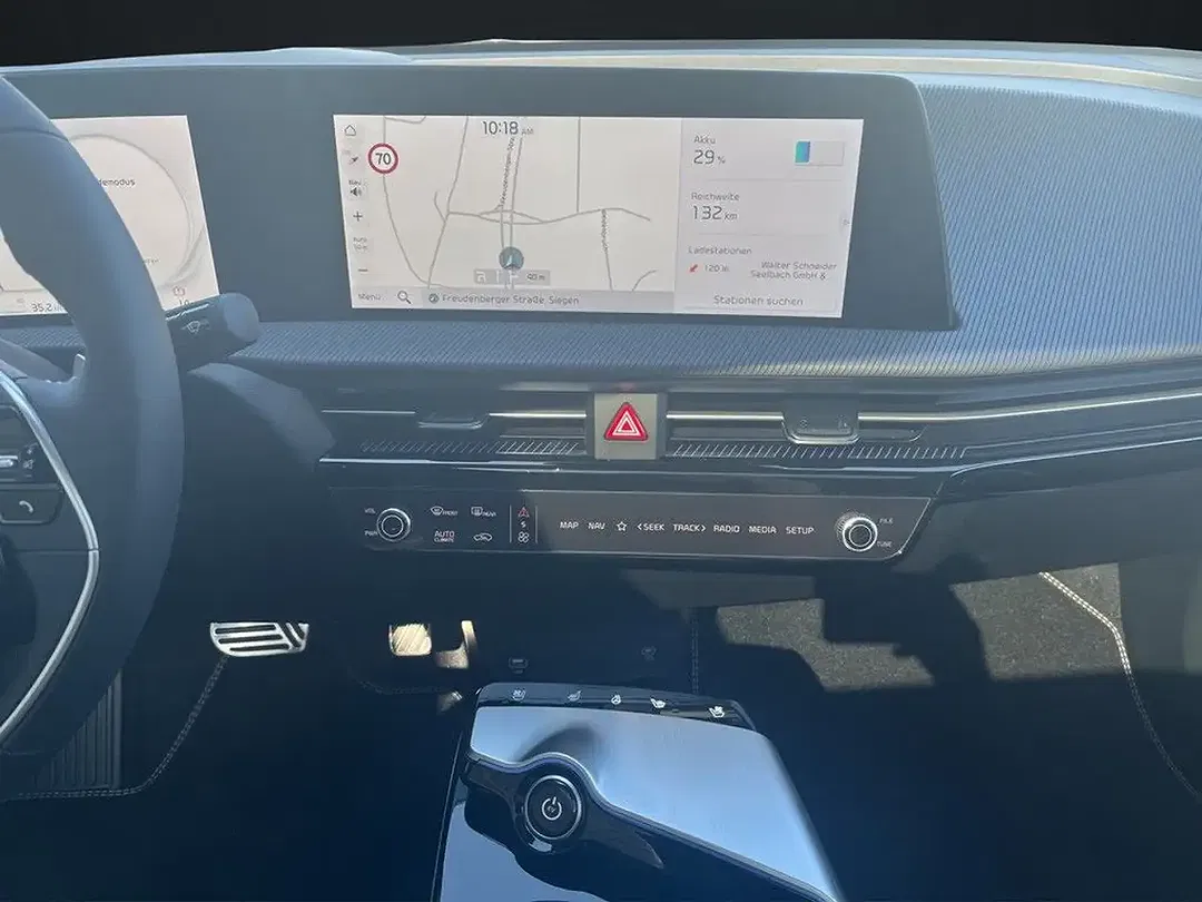 Kia EV6 - Thumbnail 12
