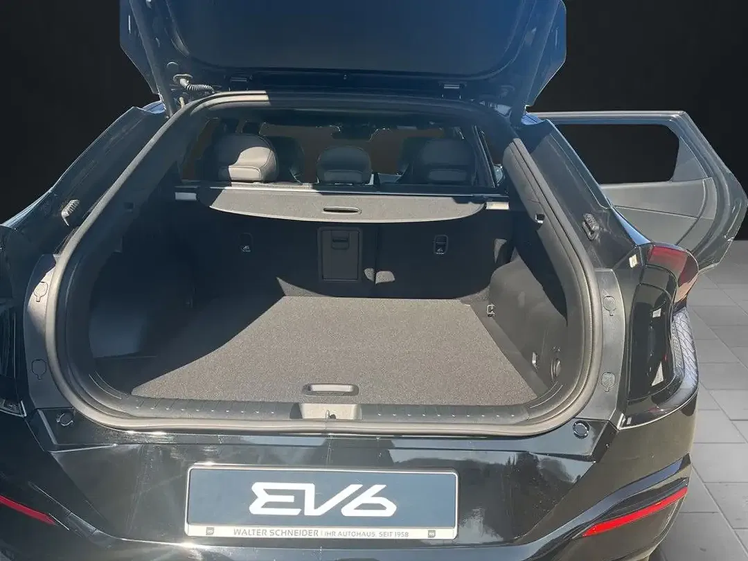 Kia EV6 - Thumbnail 14