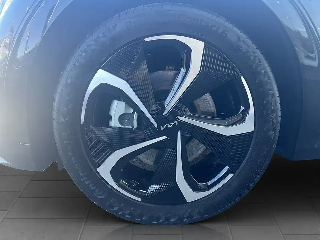 Kia EV6 - Thumbnail 8