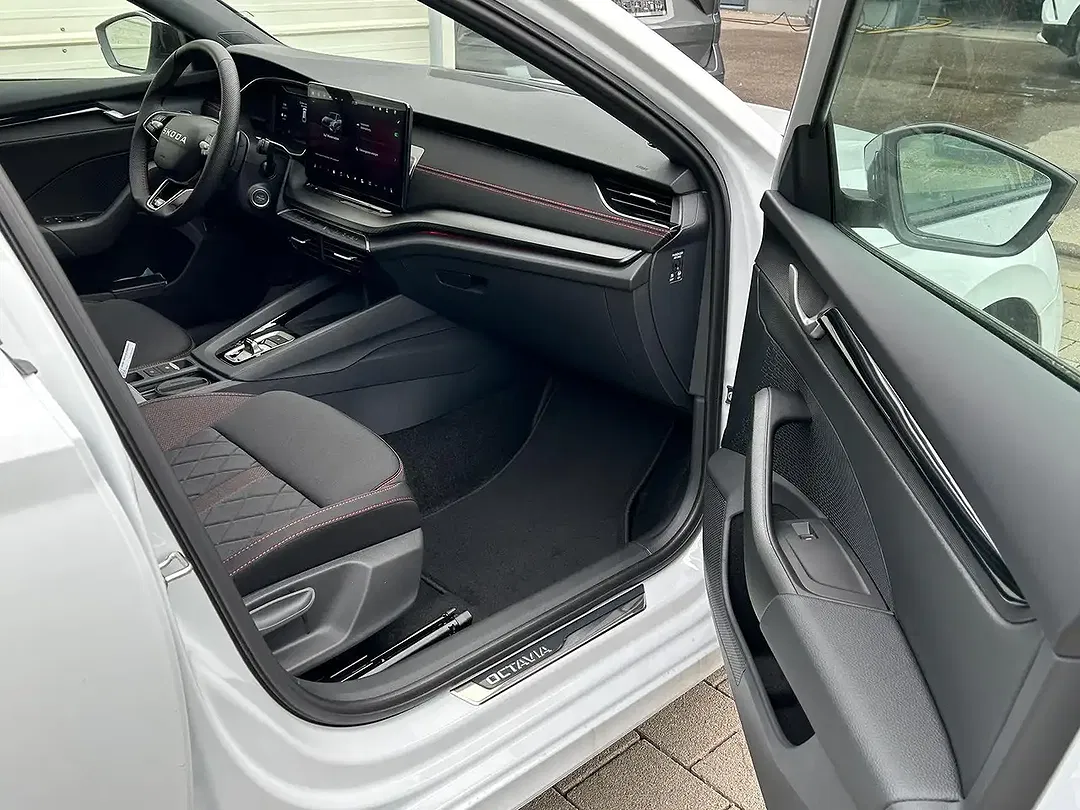 Skoda Octavia - Thumbnail 11