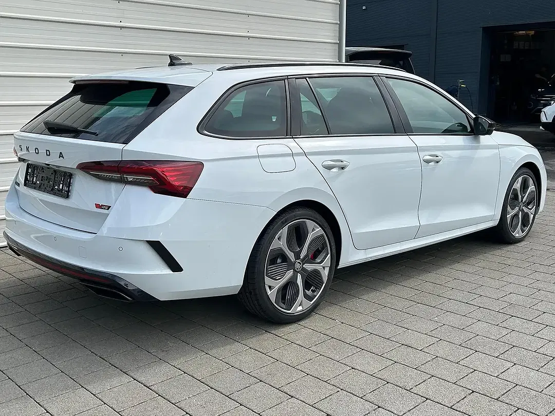 Skoda Octavia - Thumbnail 4