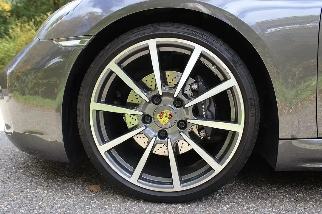 Porsche Boxster - Thumbnail 10