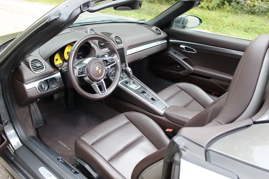 Porsche Boxster - Thumbnail 12