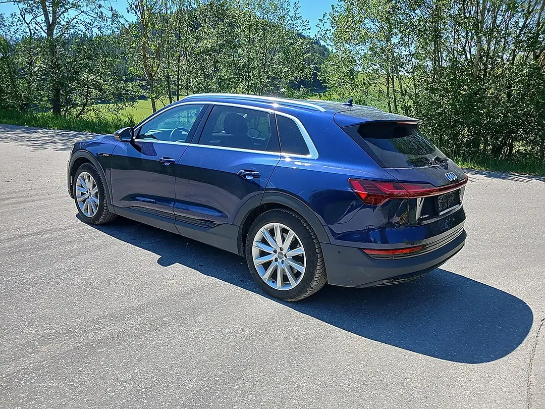 Audi e-tron - Thumbnail 3
