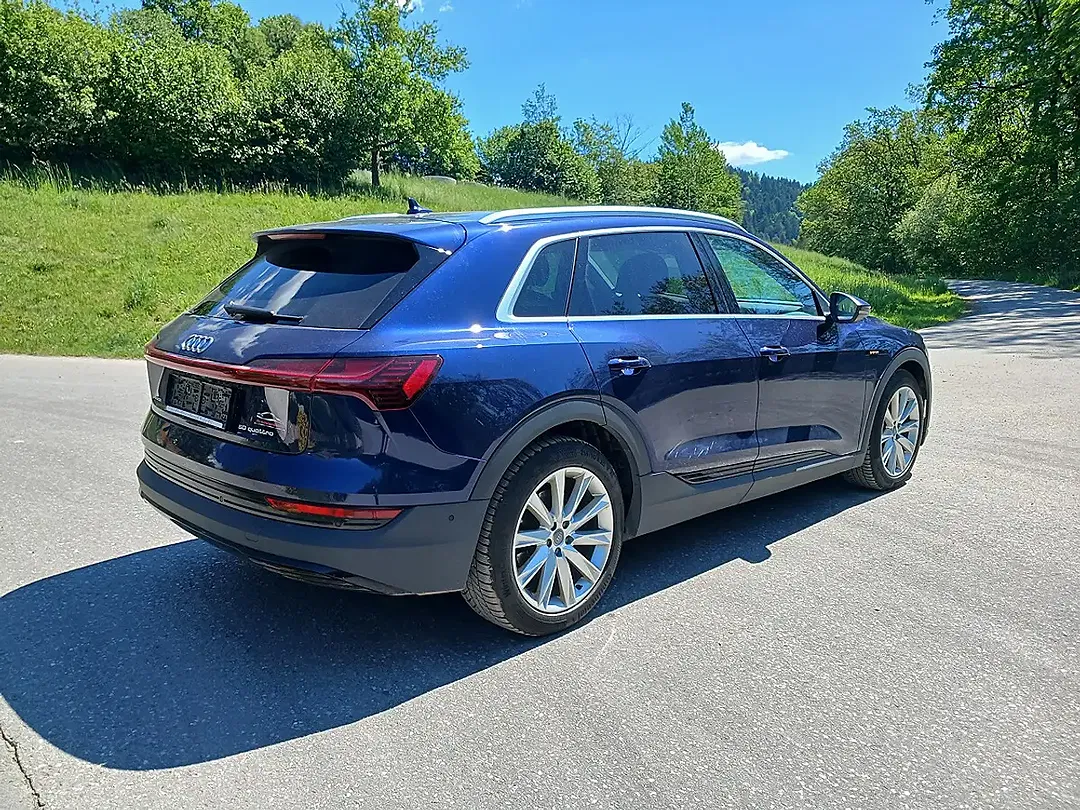 Audi e-tron - Thumbnail 4
