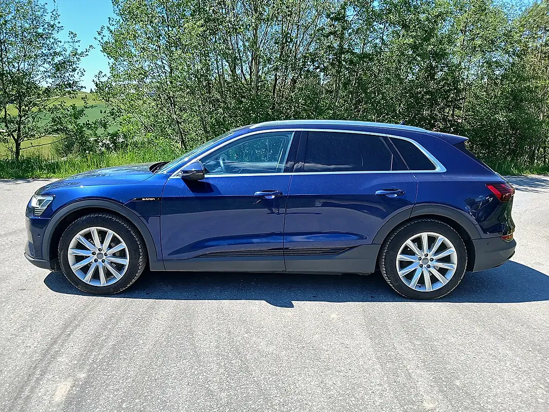 Audi e-tron - Thumbnail 6