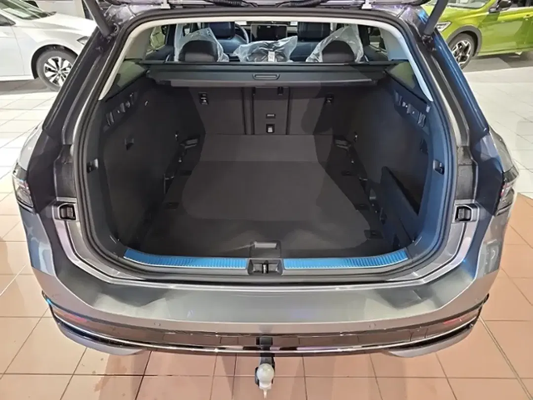 Volkswagen Passat Variant - Thumbnail 8