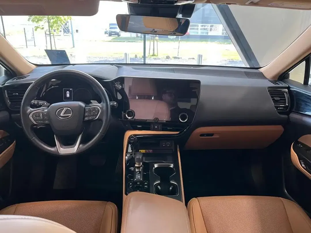Lexus NX 450h+ - Thumbnail 14