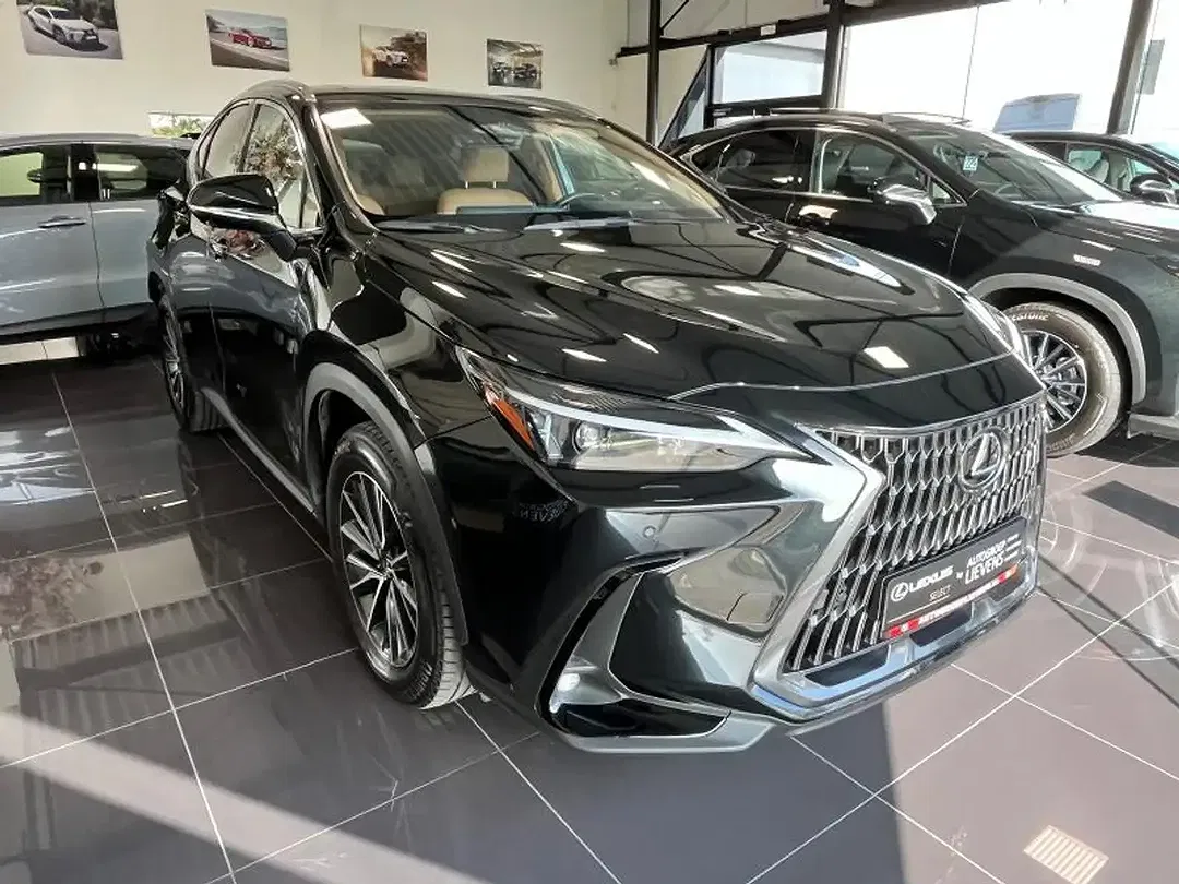 Lexus NX 450h+ - Thumbnail 3