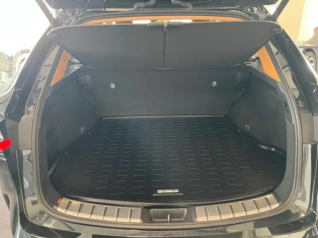 Lexus NX 450h+ - Thumbnail 8