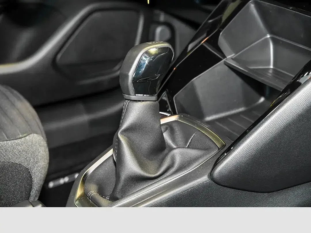 Peugeot 208 - Thumbnail 11