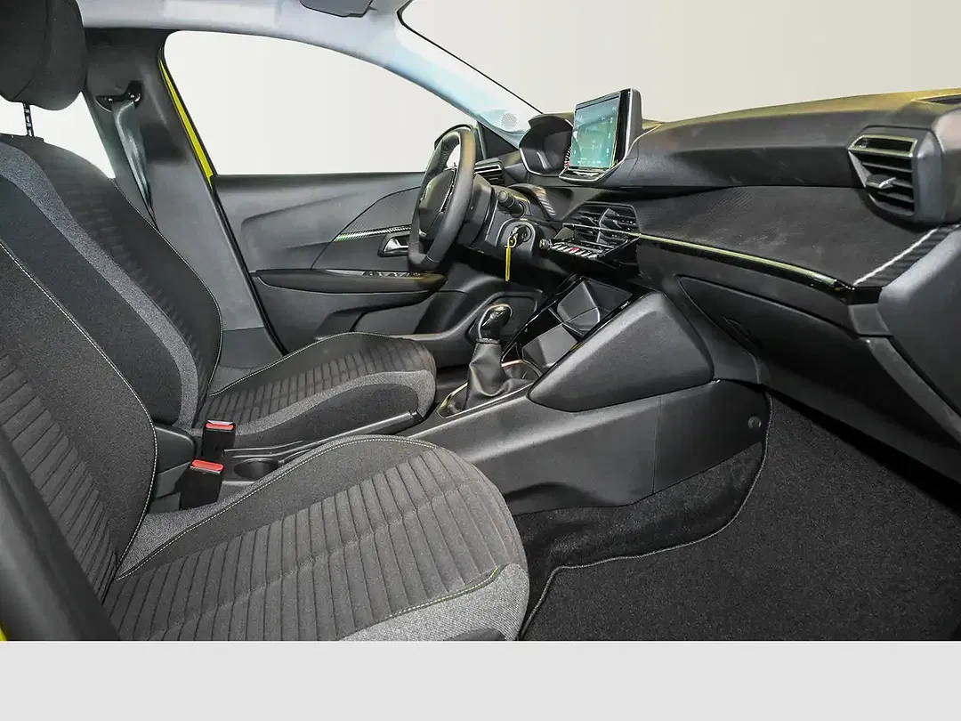Peugeot 208 - Thumbnail 4