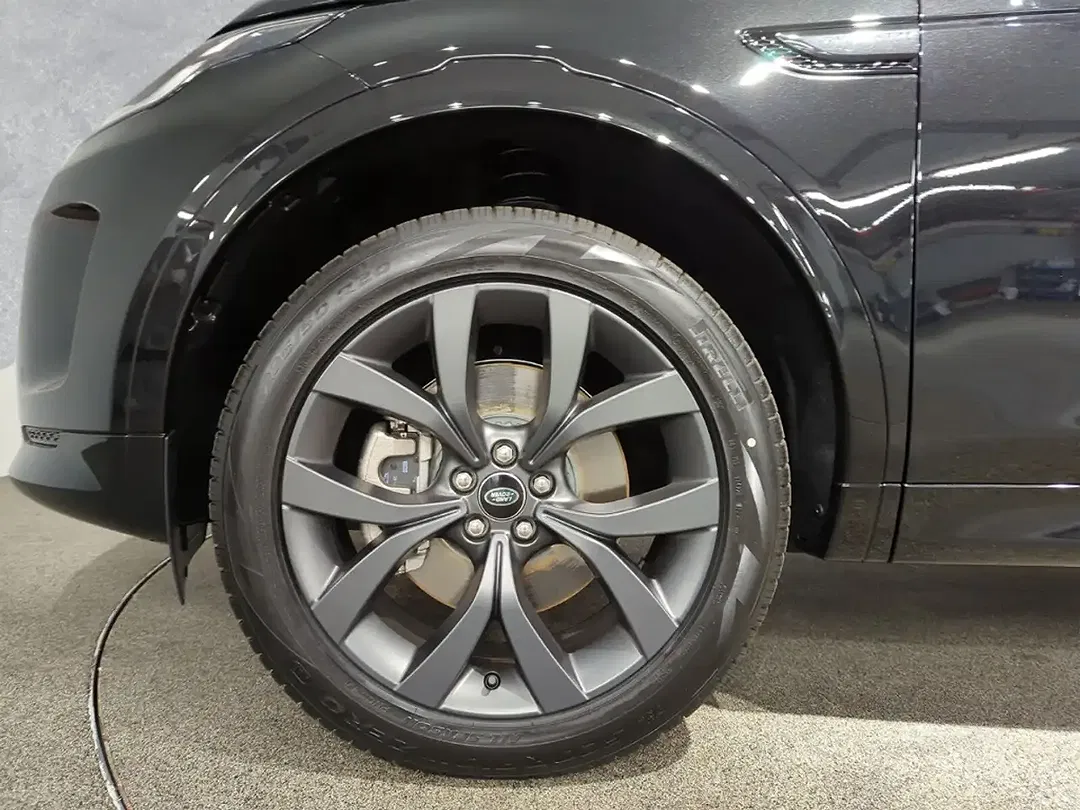 Land Rover Discovery Sport - Thumbnail 9