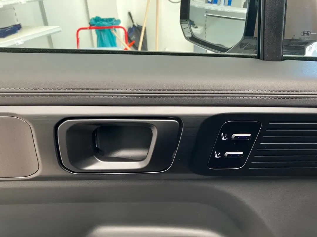 Hyundai SANTA FE - Thumbnail 15