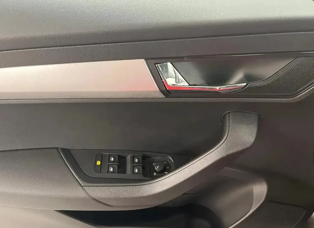 Skoda Karoq - Thumbnail 14