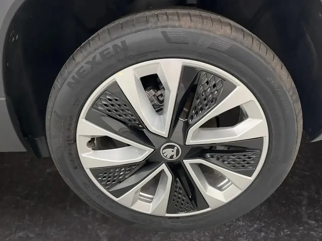 Skoda Karoq - Thumbnail 9