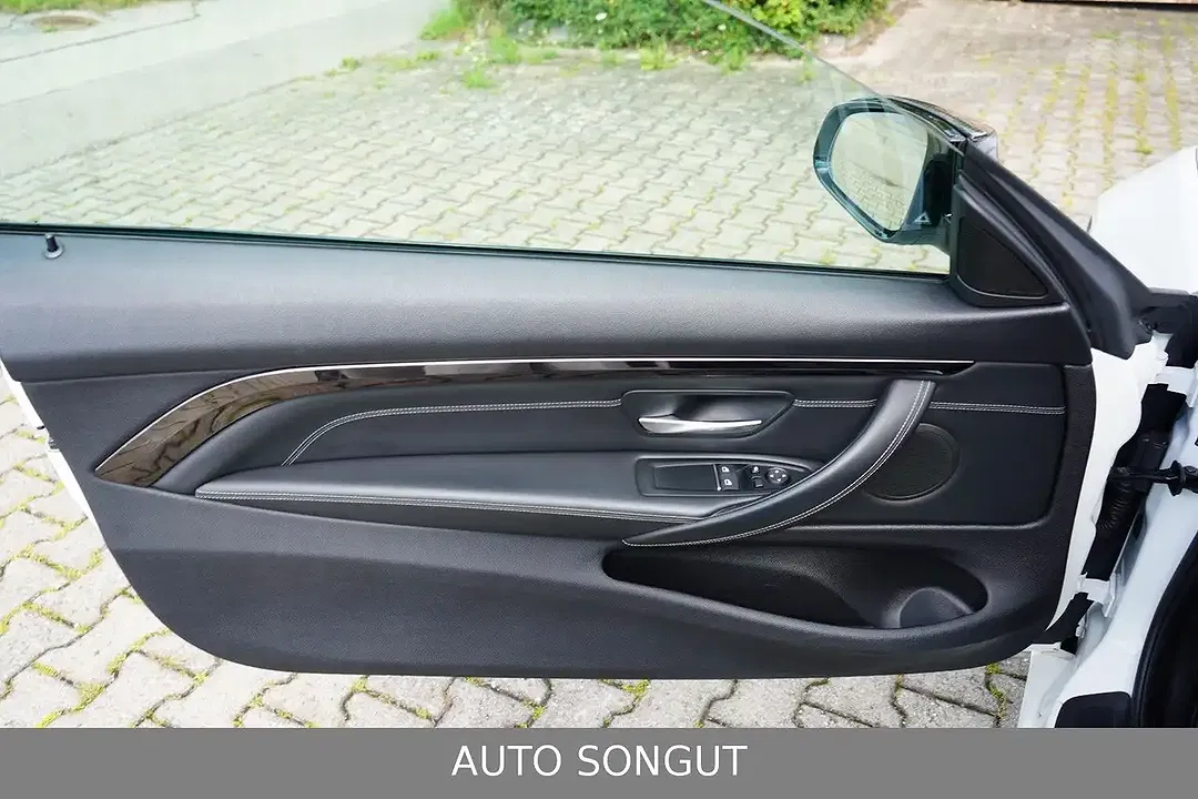 BMW M4 - Thumbnail 12