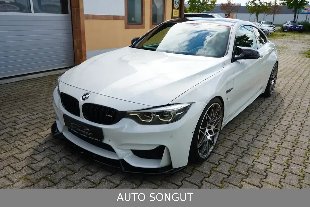 BMW M4 - Thumbnail 2