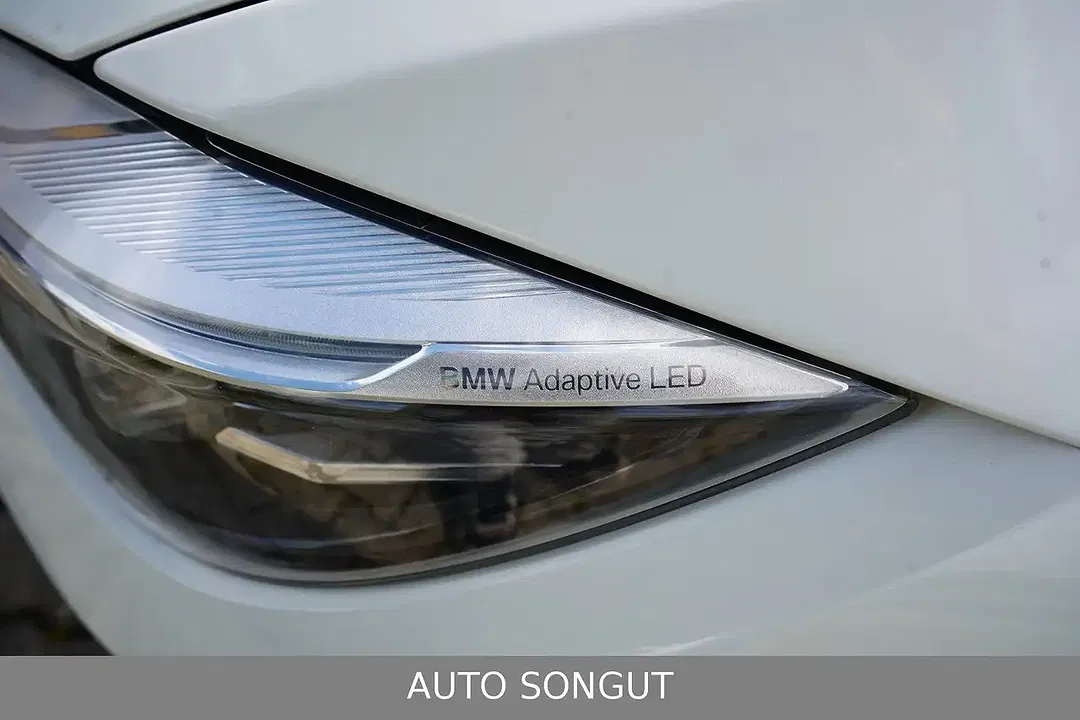 BMW M4 - Thumbnail 4