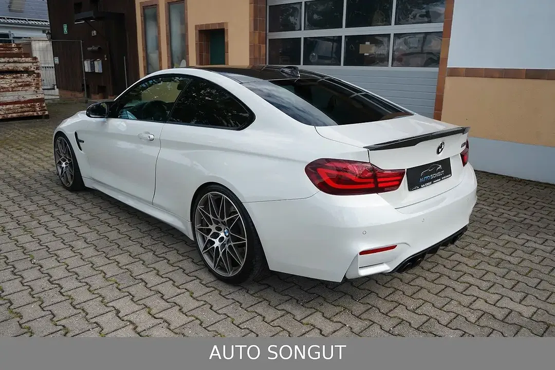 BMW M4 - Thumbnail 5