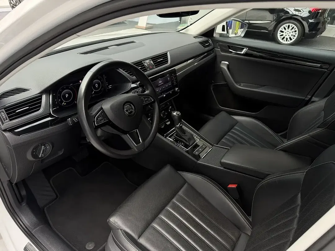 Skoda Superb - Thumbnail 10